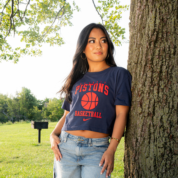 Ladies Detroit Pistons Nike Dri-Fit Crop T-Shirt
